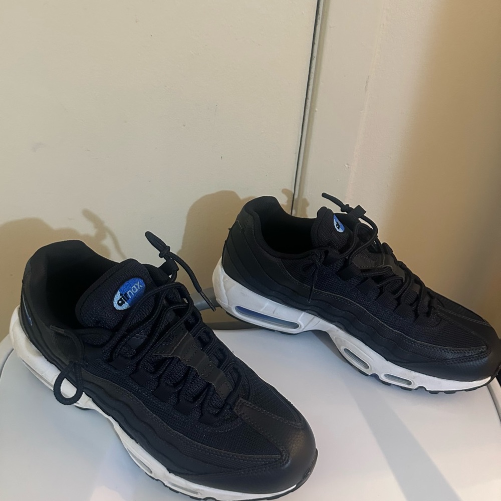 Nike Black and White Sneakers with Modern Athletic Design